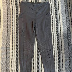 The sweatshirt project leggings.